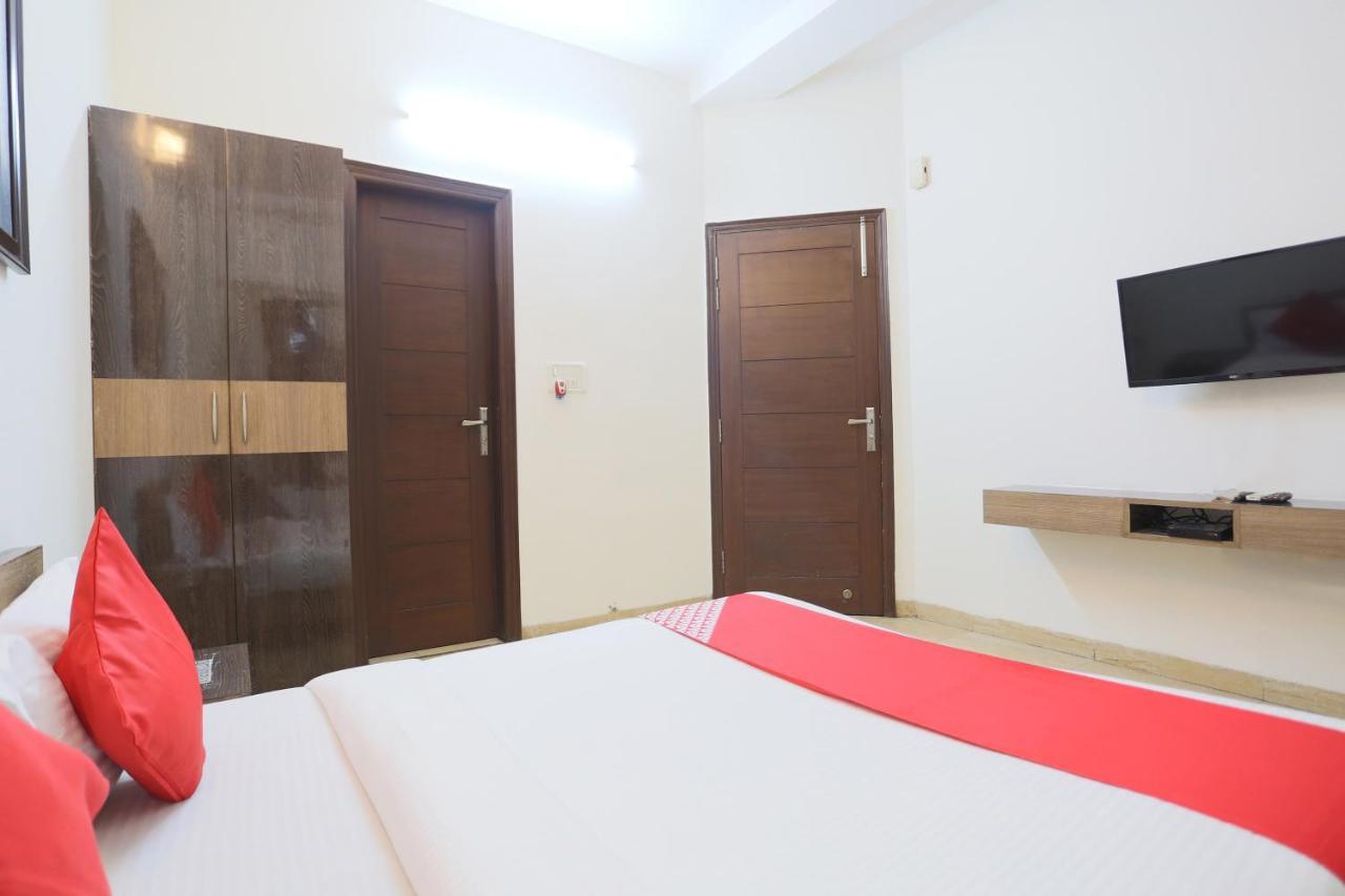 Oyo 72519 Meera Bhawan Vrindāvan Exterior foto